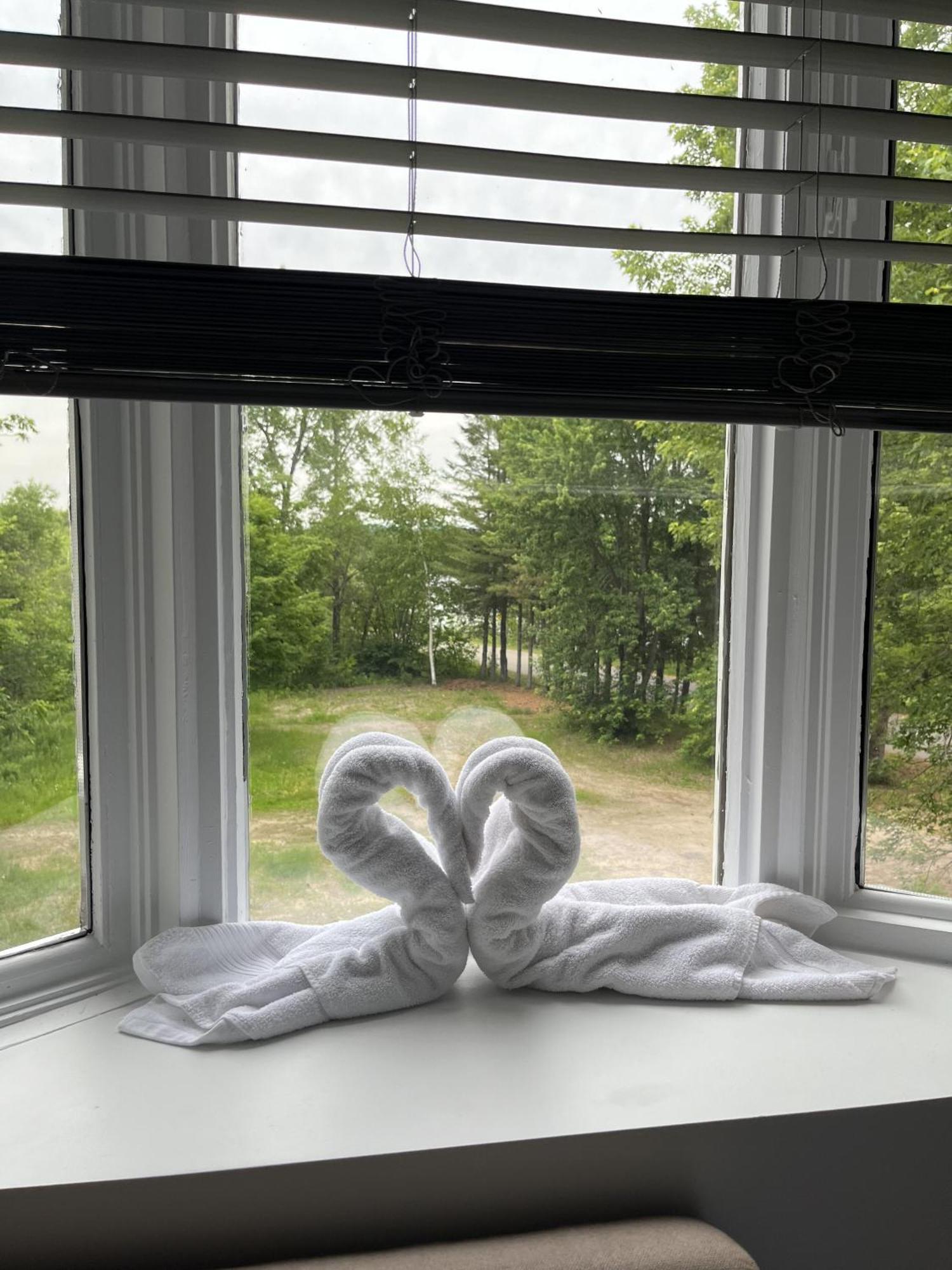 Auberge De Ferme-Neuve Lac-Saint-Paul 外观 照片