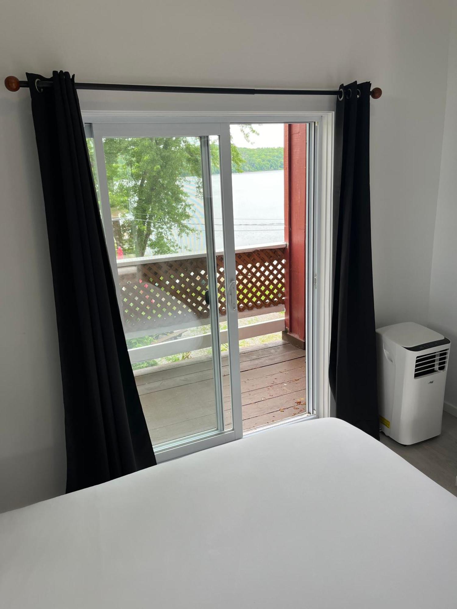 Auberge De Ferme-Neuve Lac-Saint-Paul 外观 照片