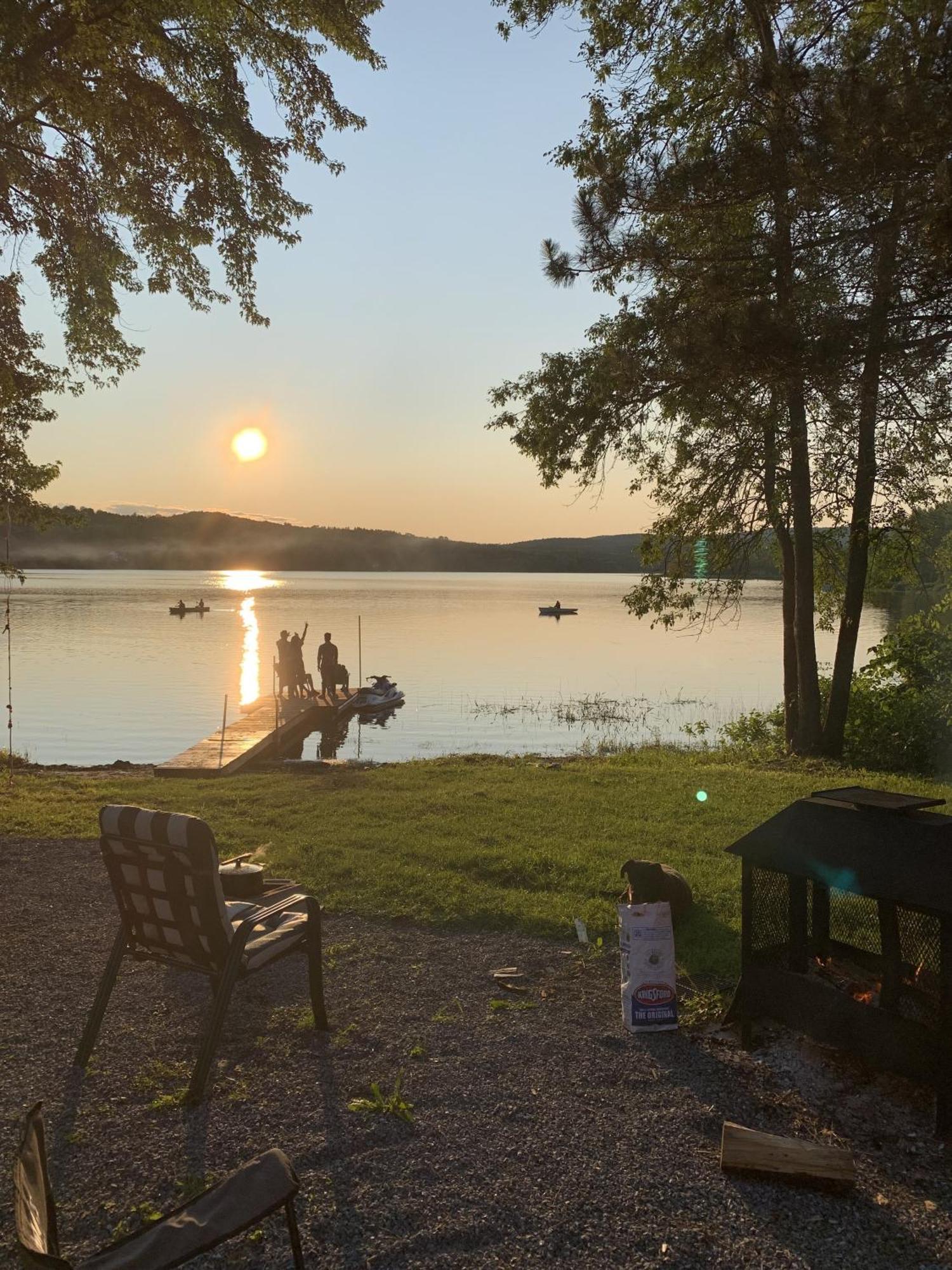 Auberge De Ferme-Neuve Lac-Saint-Paul 外观 照片