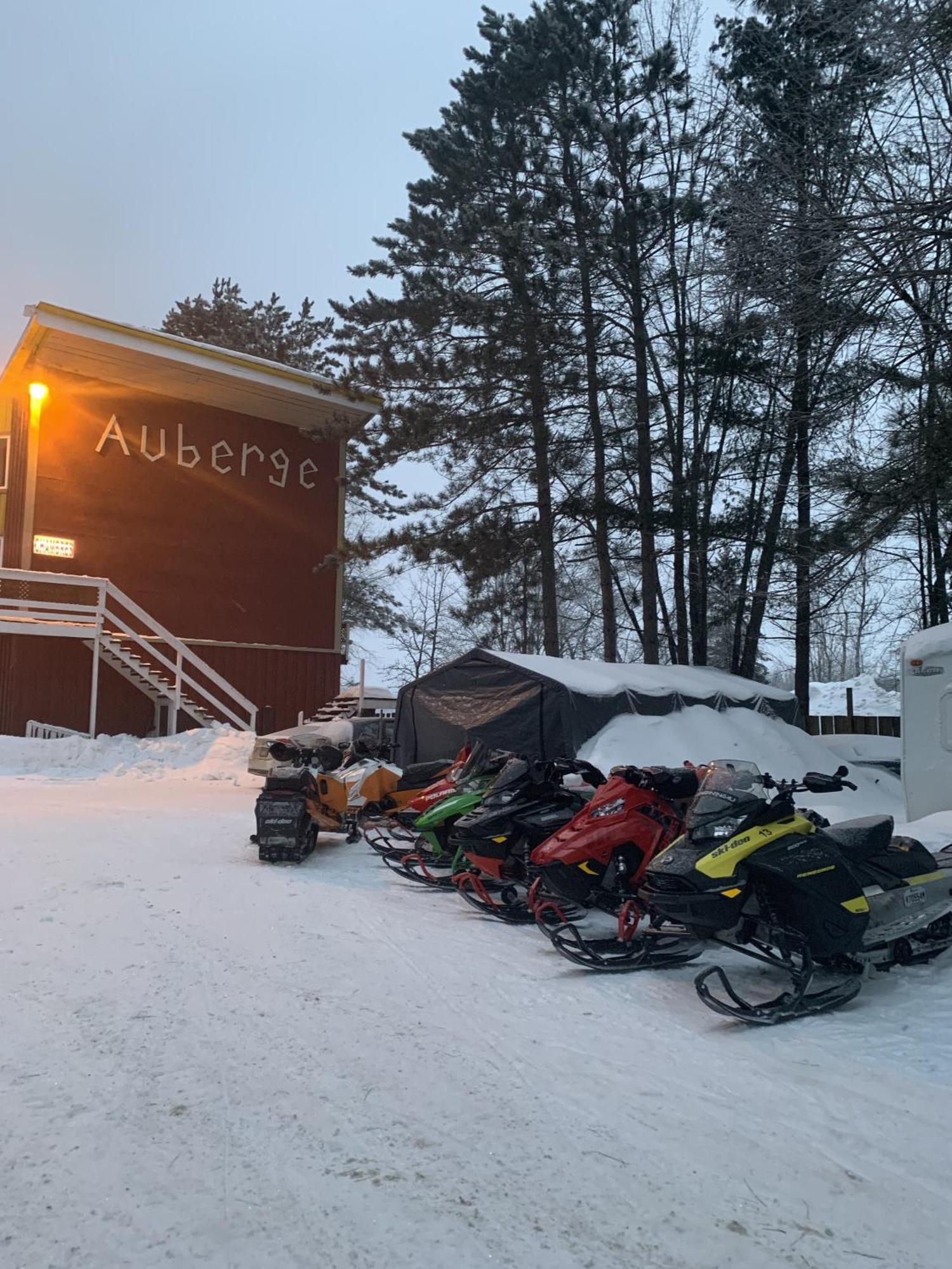 Auberge De Ferme-Neuve Lac-Saint-Paul 外观 照片