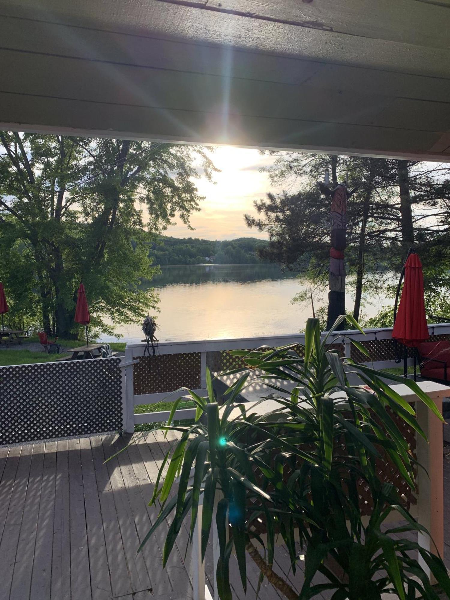 Auberge De Ferme-Neuve Lac-Saint-Paul 外观 照片